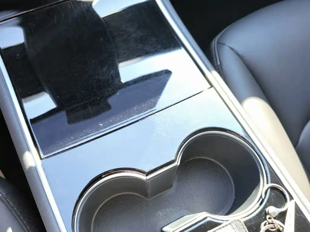 Tesla Model 3 — миниатюра 15