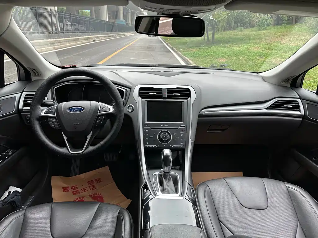 Ford Mondeo — миниатюра 6