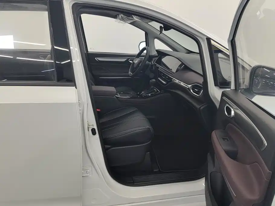 GAC Motor Trumpchi M6 — миниатюра 8