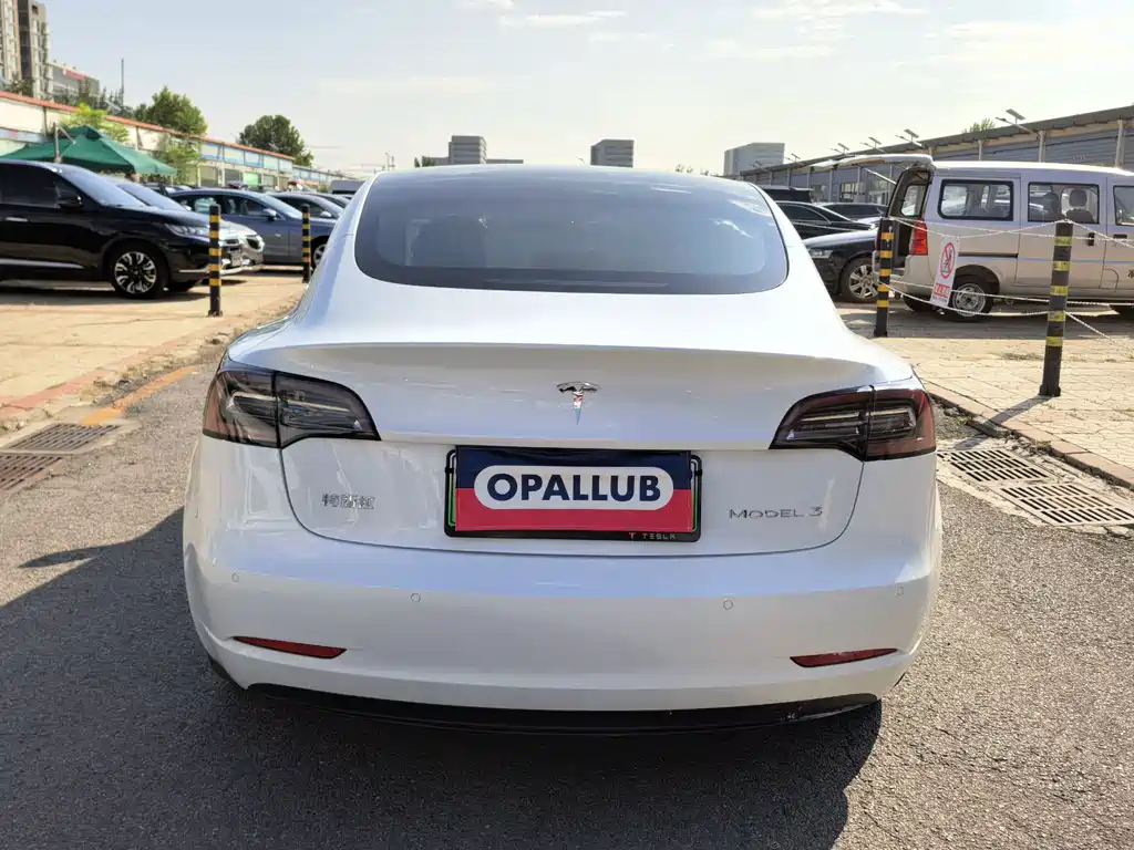 Tesla Model 3 — миниатюра 5