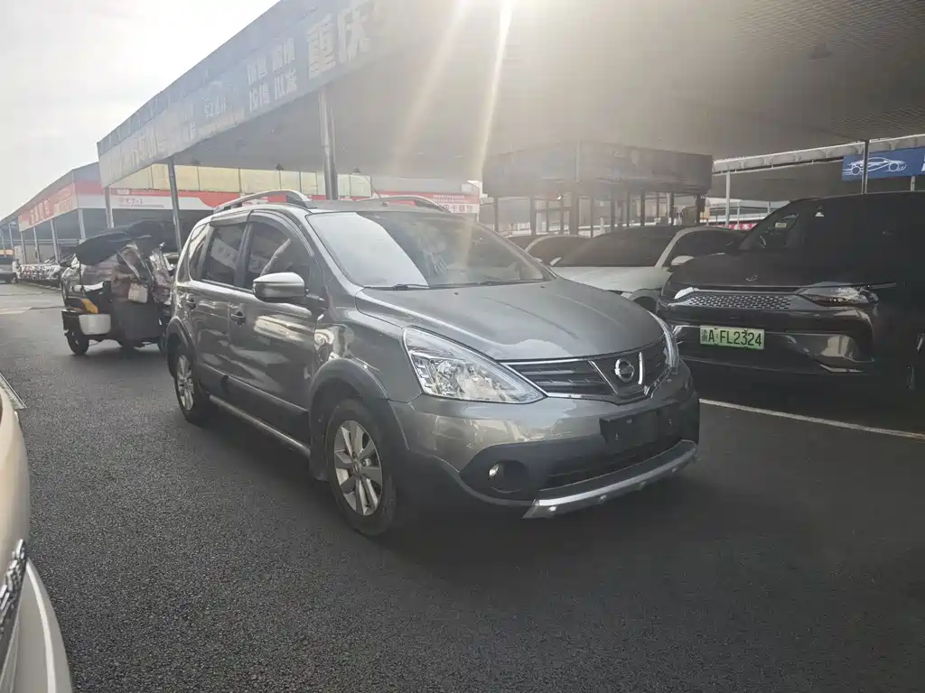 Nissan Livina — миниатюра 3