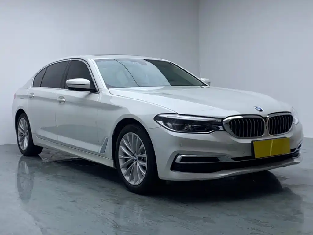 BMW 5 Series — миниатюра 3