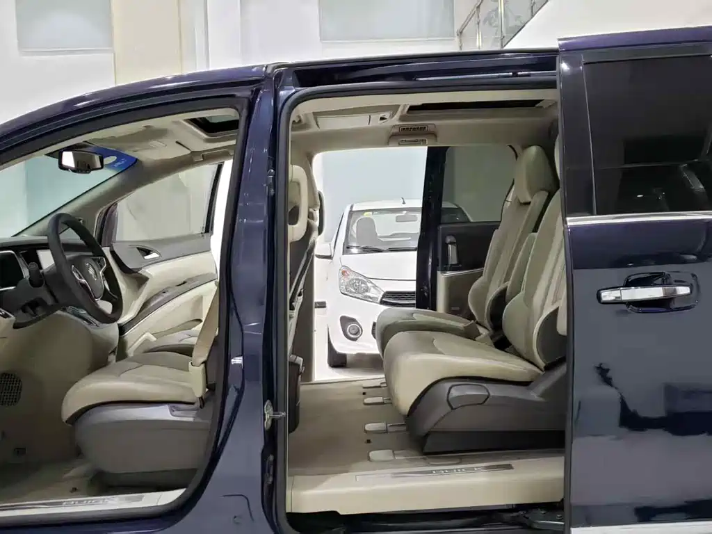 Buick GL8 2011 3.0L GT Luxury