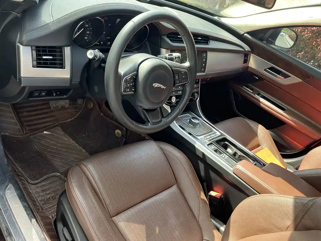 Jaguar XFL — миниатюра 4