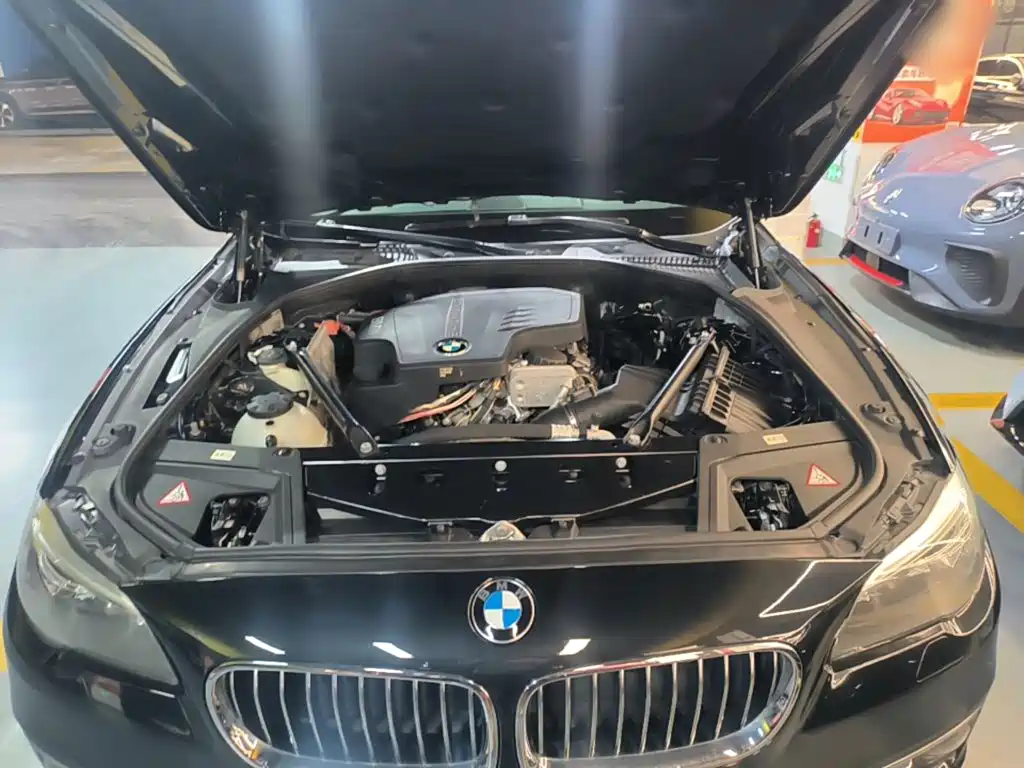 BMW 5 Series — миниатюра 20