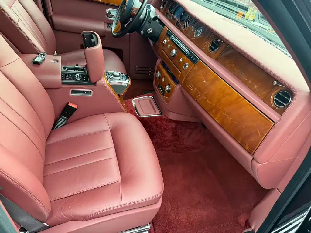 Rolls-Royce Phantom — миниатюра 13