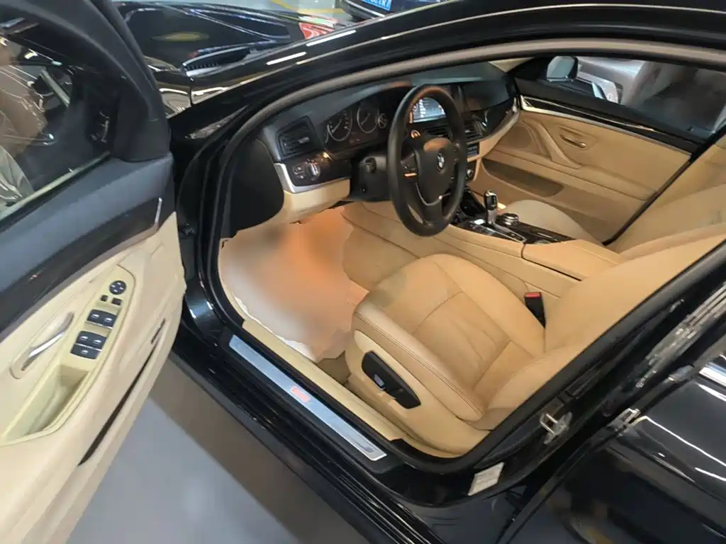 BMW 5 Series — миниатюра 16