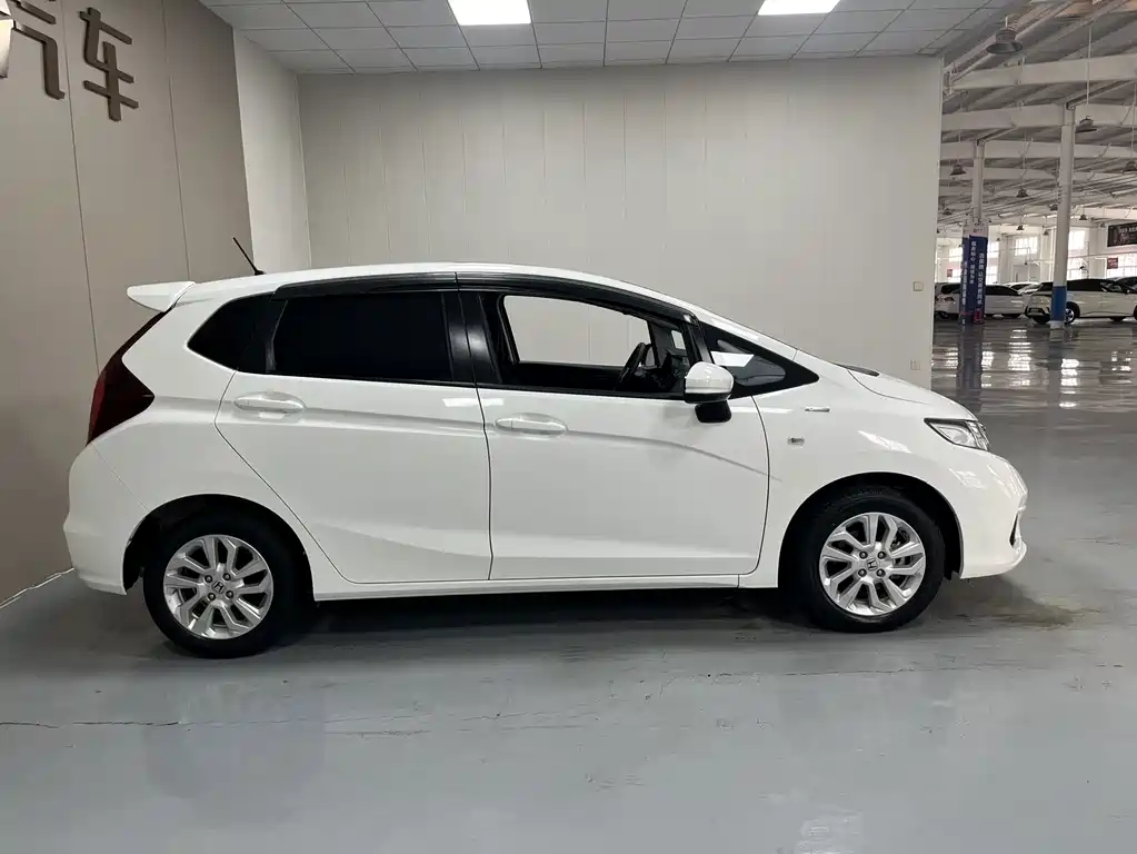 Honda Fit — миниатюра 7