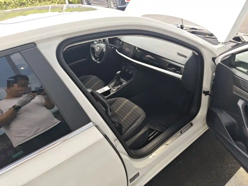 Volkswagen Lavida — миниатюра 9