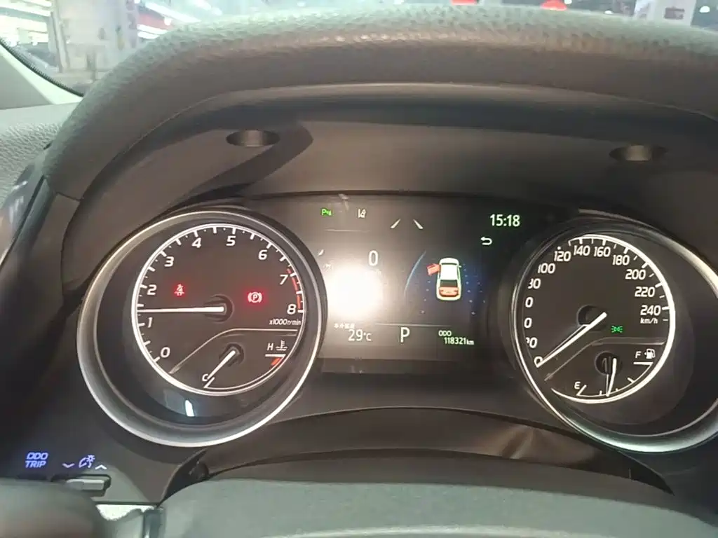 Toyota Camry — миниатюра 12
