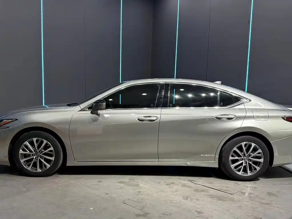 Lexus ES — миниатюра 4