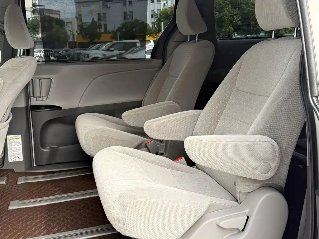 Toyota Sienna 2015 3.5L L