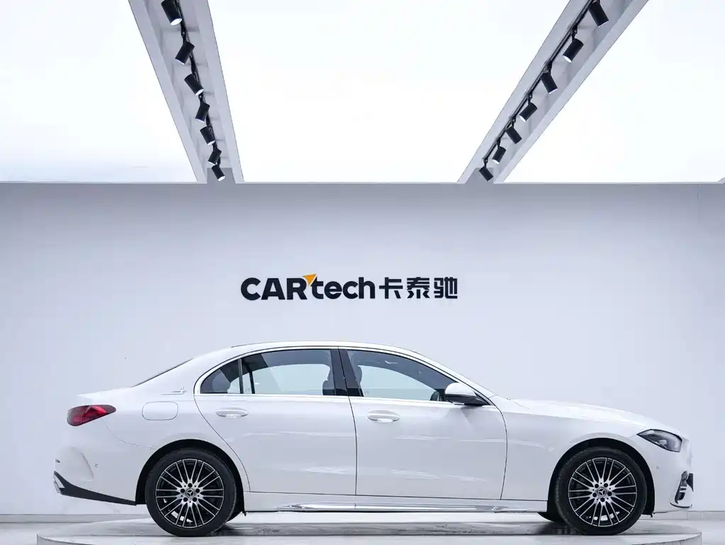 Mercedes-Benz C-Class — миниатюра 2