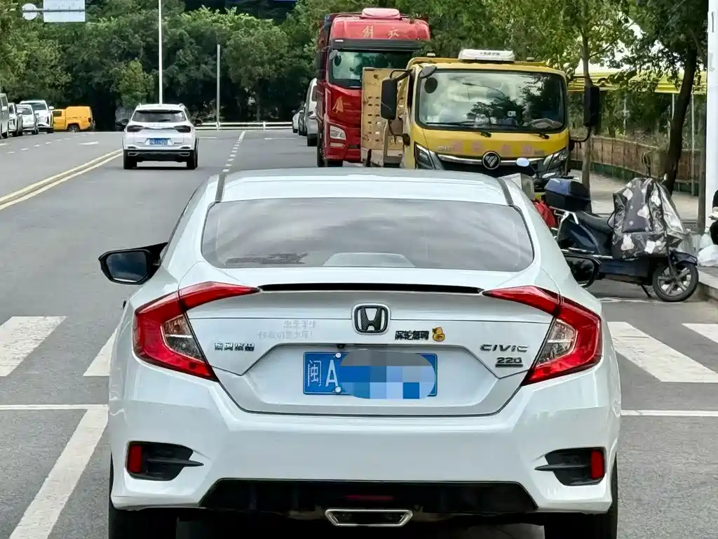 Honda Civic — миниатюра 4