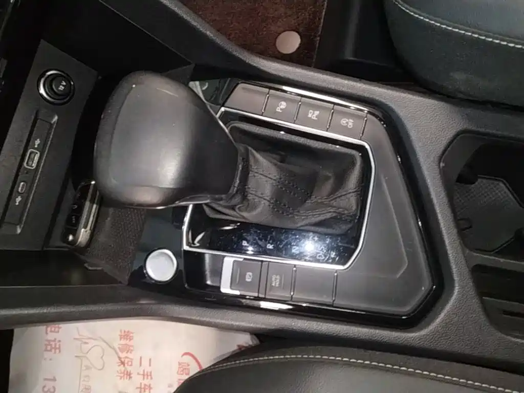 Volkswagen Tiguan L — миниатюра 14