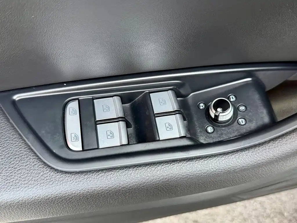 Audi A4L — миниатюра 9