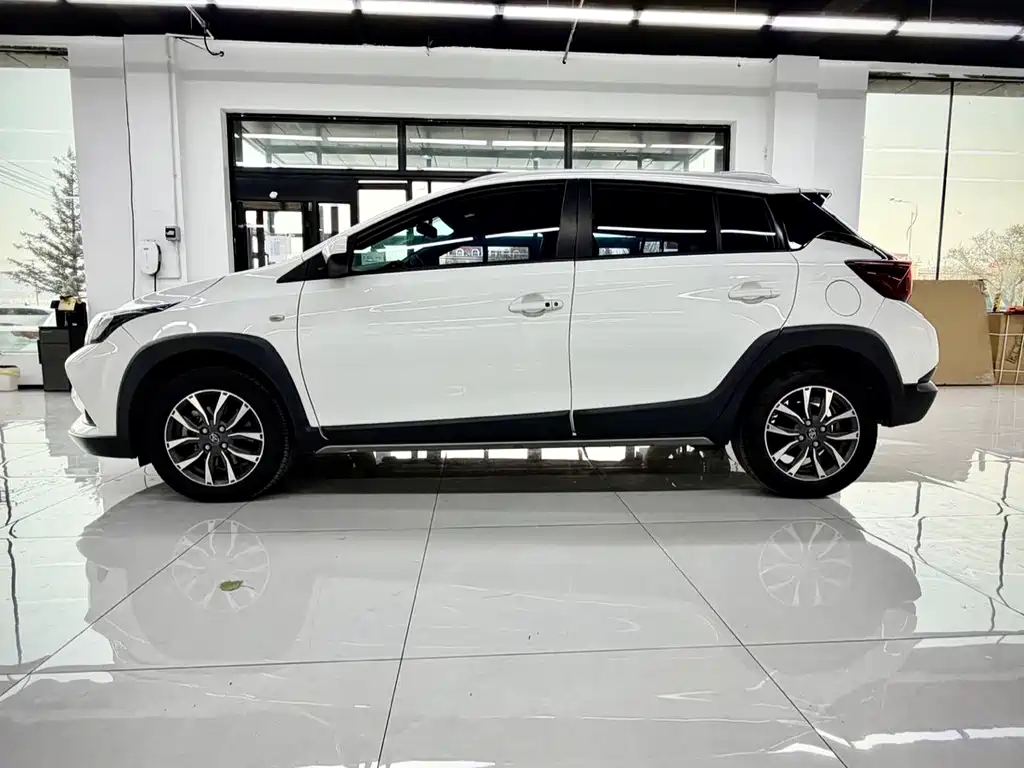 TOYOTA YARIS L ZHIXUAN