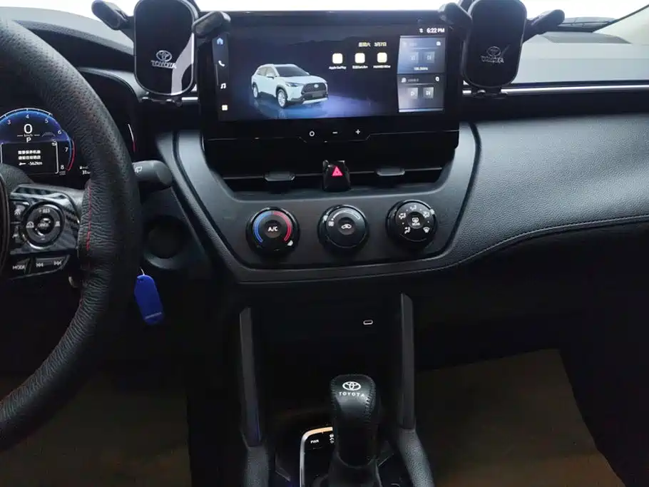 Toyota Corolla Cross — миниатюра 13