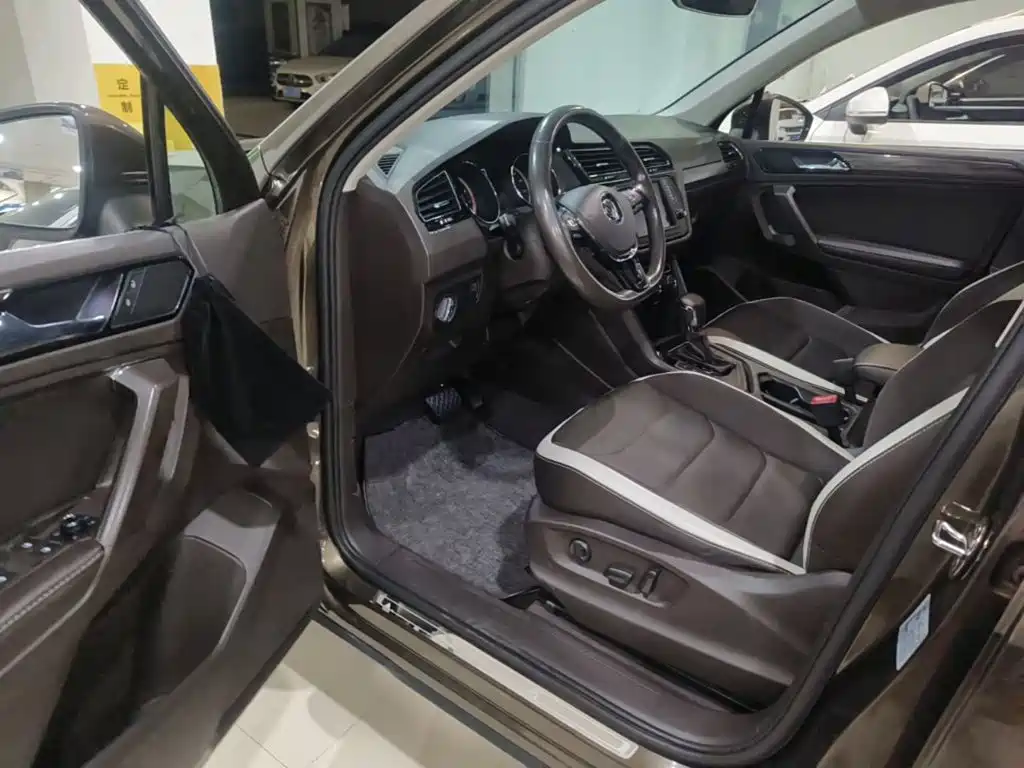 Volkswagen Tiguan L — миниатюра 16