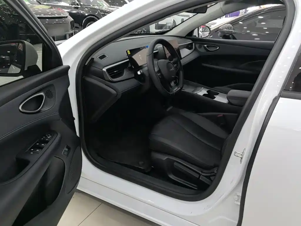BYD Seal 05 DM-i — миниатюра 16