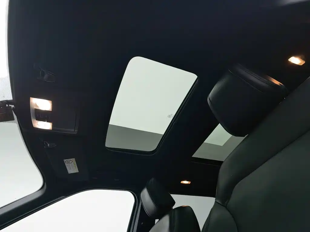Ford Explorer (Import) — миниатюра 14