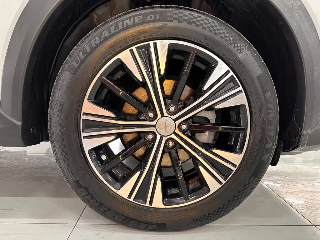 Mitsubishi Eclipse Cross — миниатюра 8