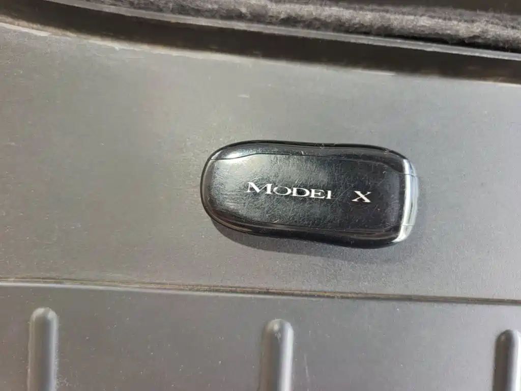 Tesla Model X — миниатюра 9