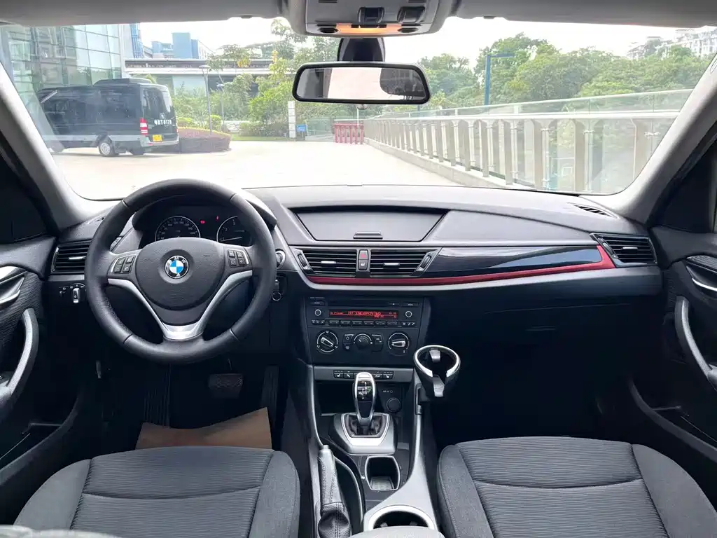 BMW X1 — миниатюра 9