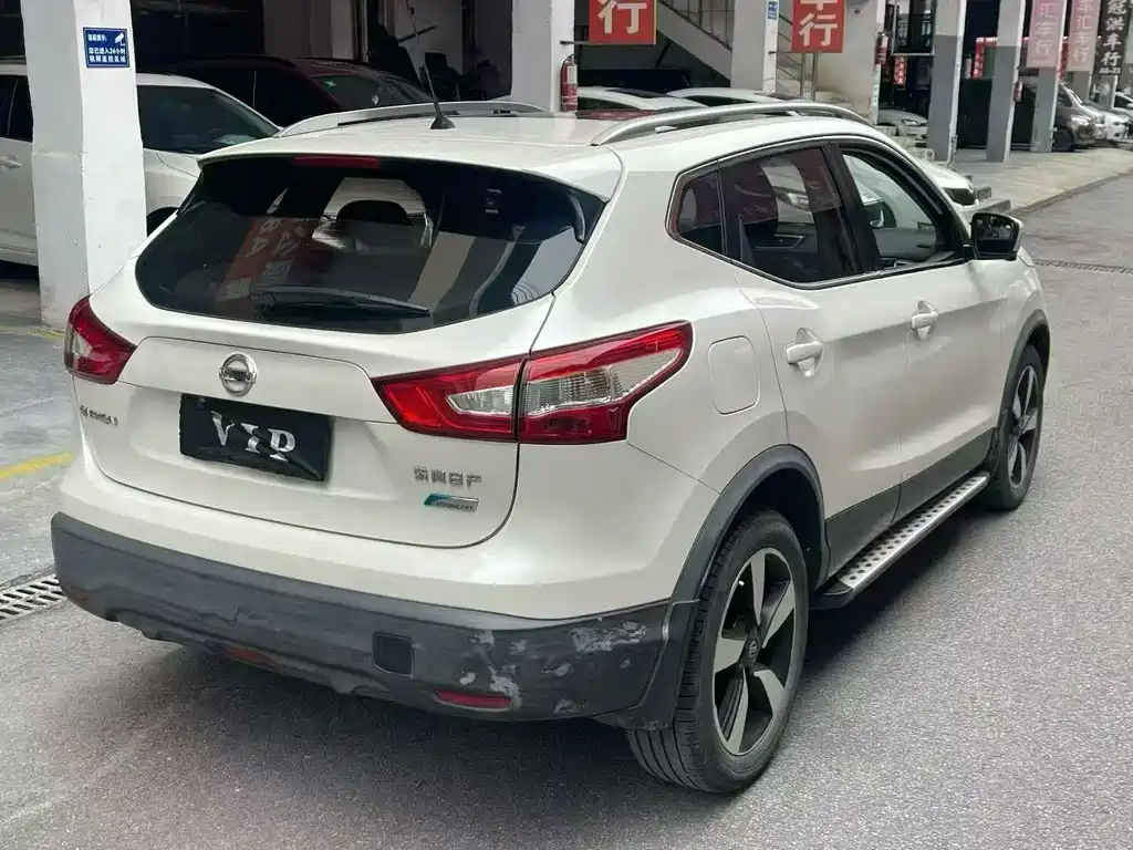 Nissan Qashqai 2016 2.0L CVT Luxury