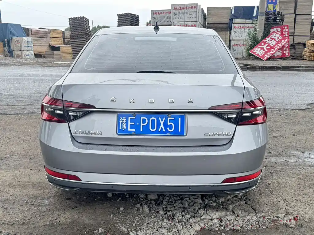 Skoda Superb — миниатюра 5