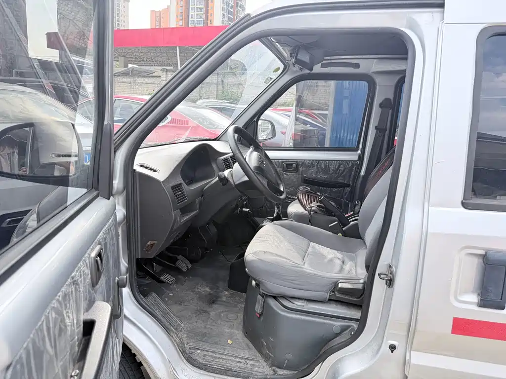 Wuling Rongguang — миниатюра 4