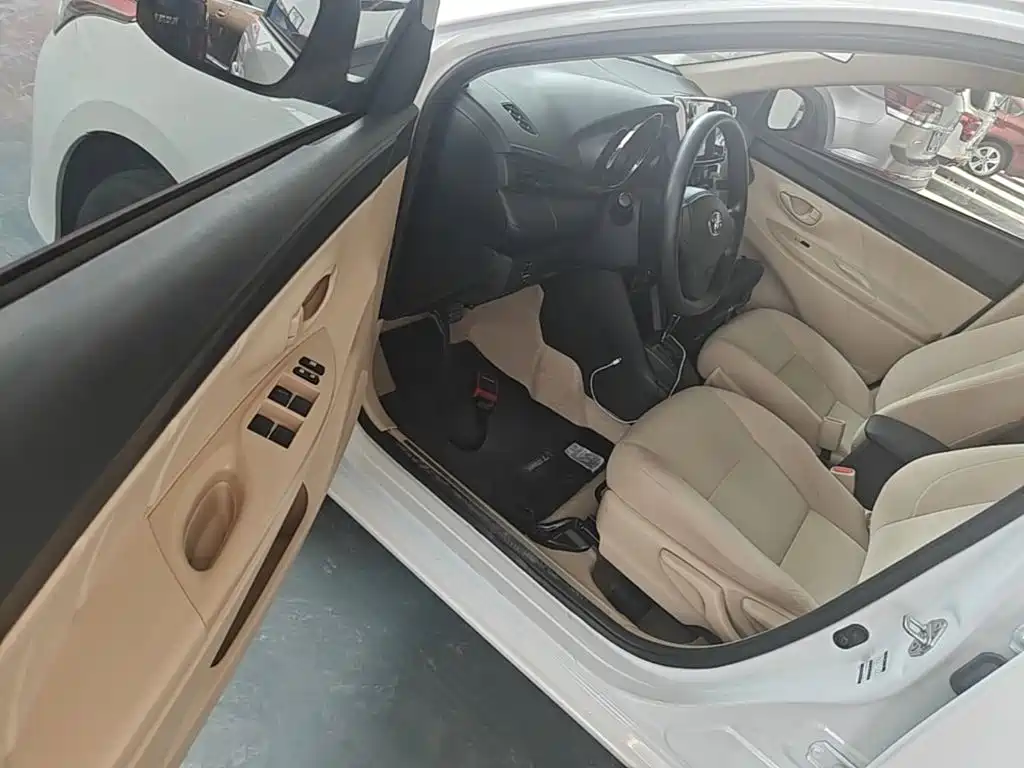 Toyota Yaris L — миниатюра 16