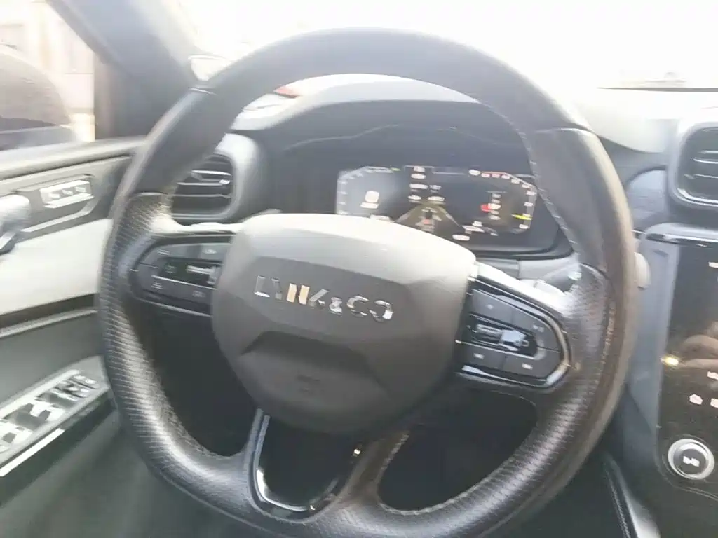 Lynk & Co 03 — миниатюра 11