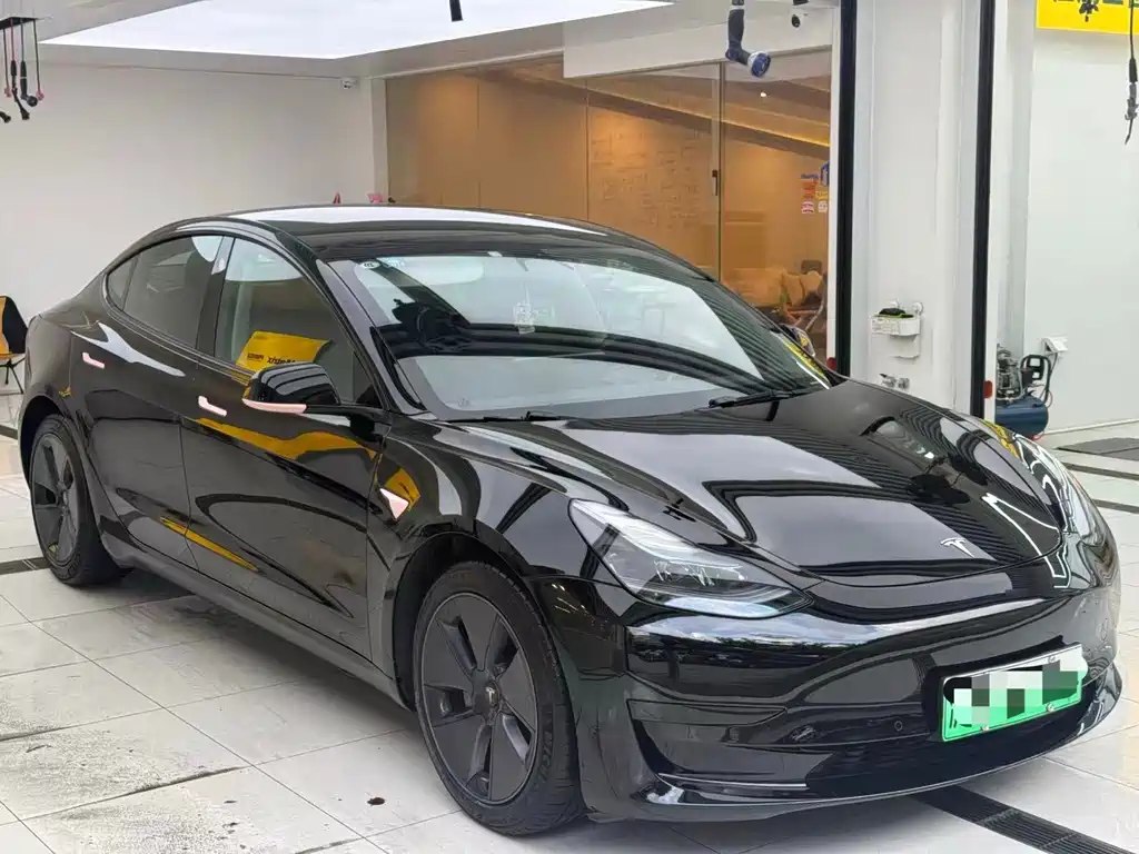 Tesla Model 3 — миниатюра 2