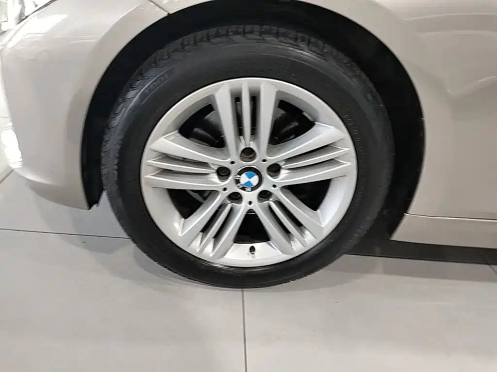 BMW 3 Series — миниатюра 23