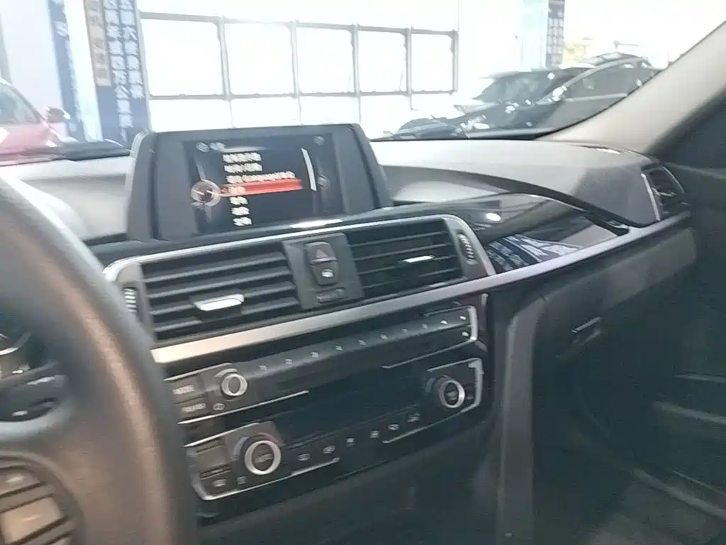 BMW 3 Series — миниатюра 13