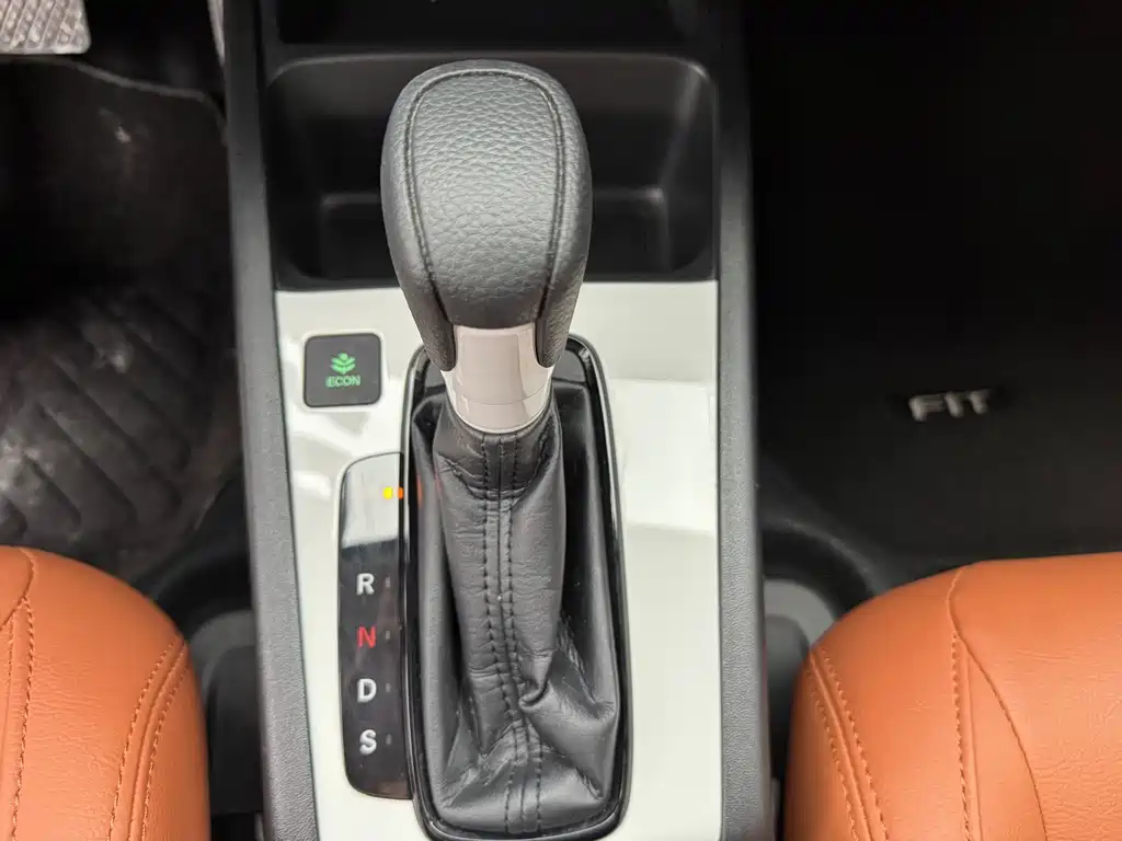Honda Fit — миниатюра 15