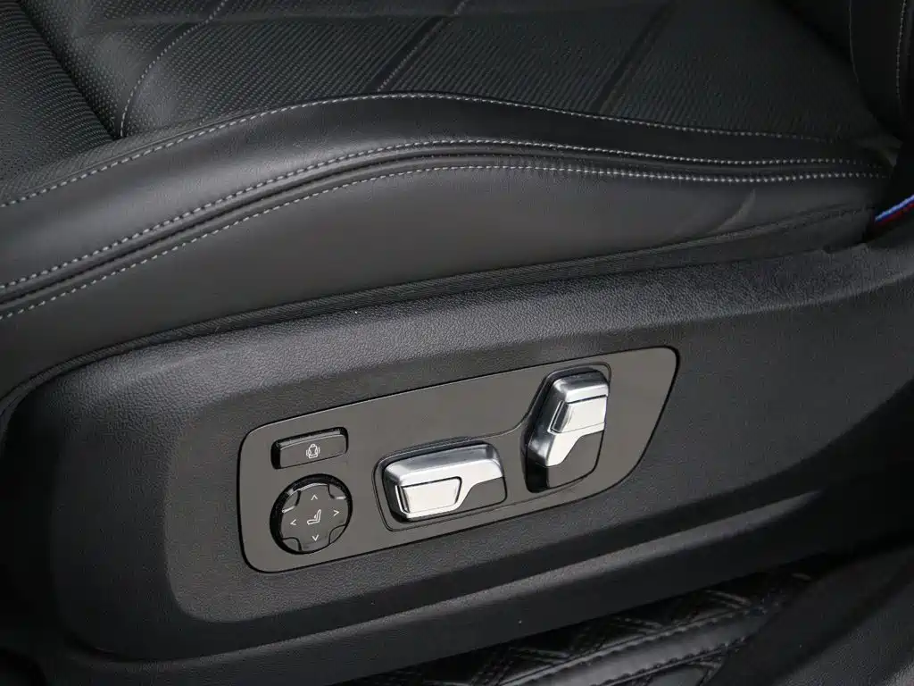 BMW XM — миниатюра 4