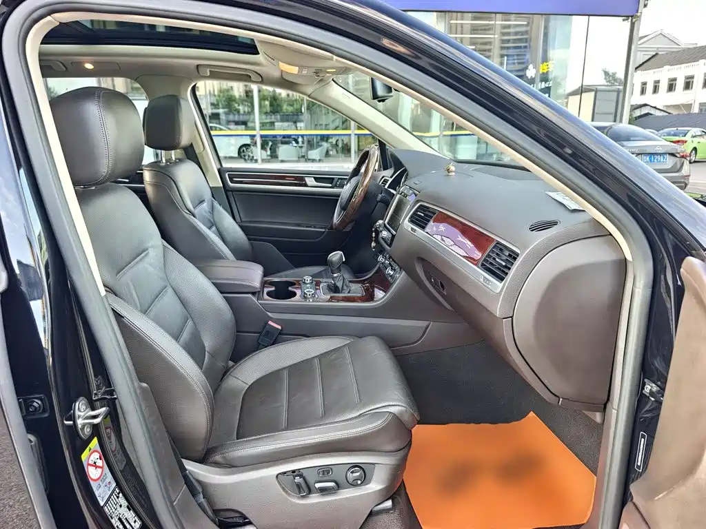 Volkswagen Touareg — миниатюра 25