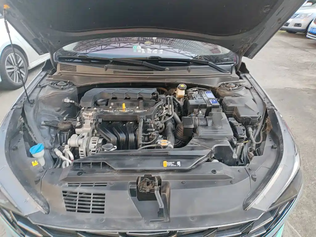 Hyundai Elantra — миниатюра 20