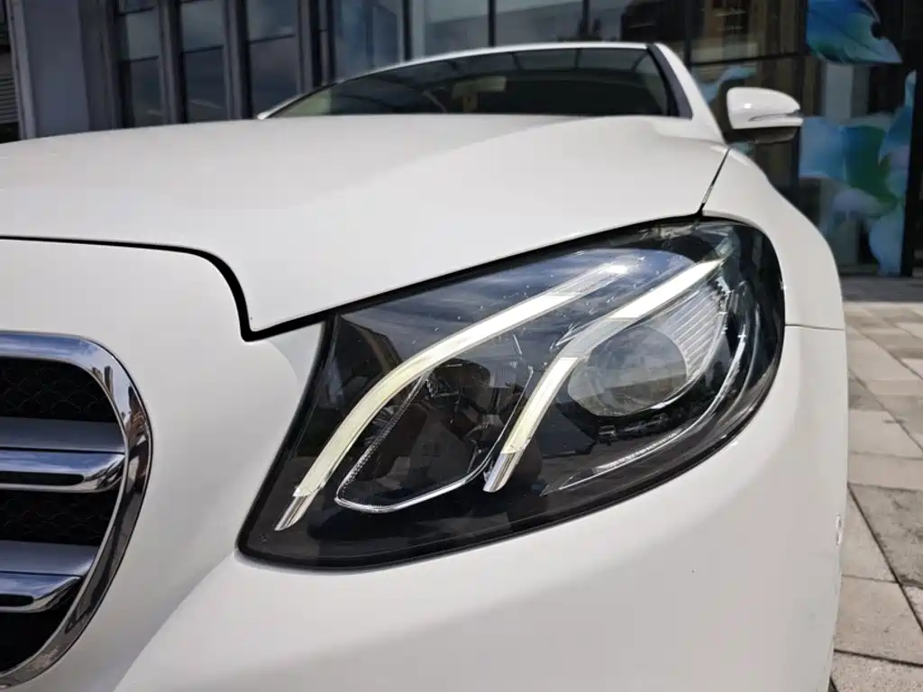 Mercedes-Benz C-Class — миниатюра 13