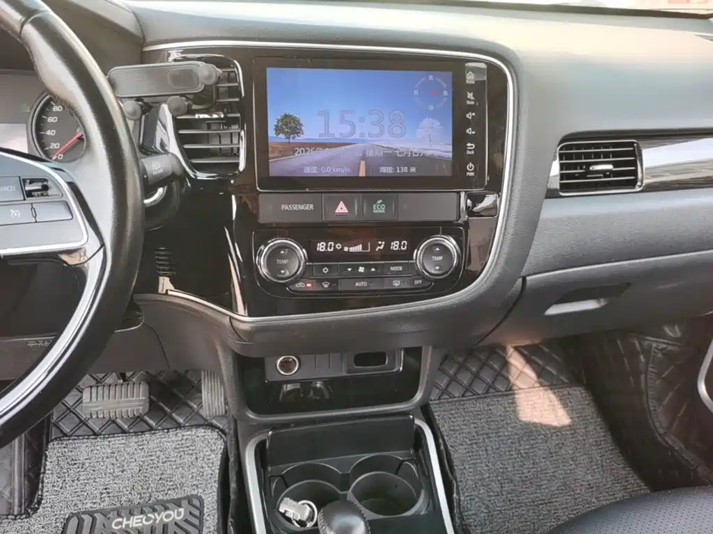 Mitsubishi Outlander — миниатюра 13