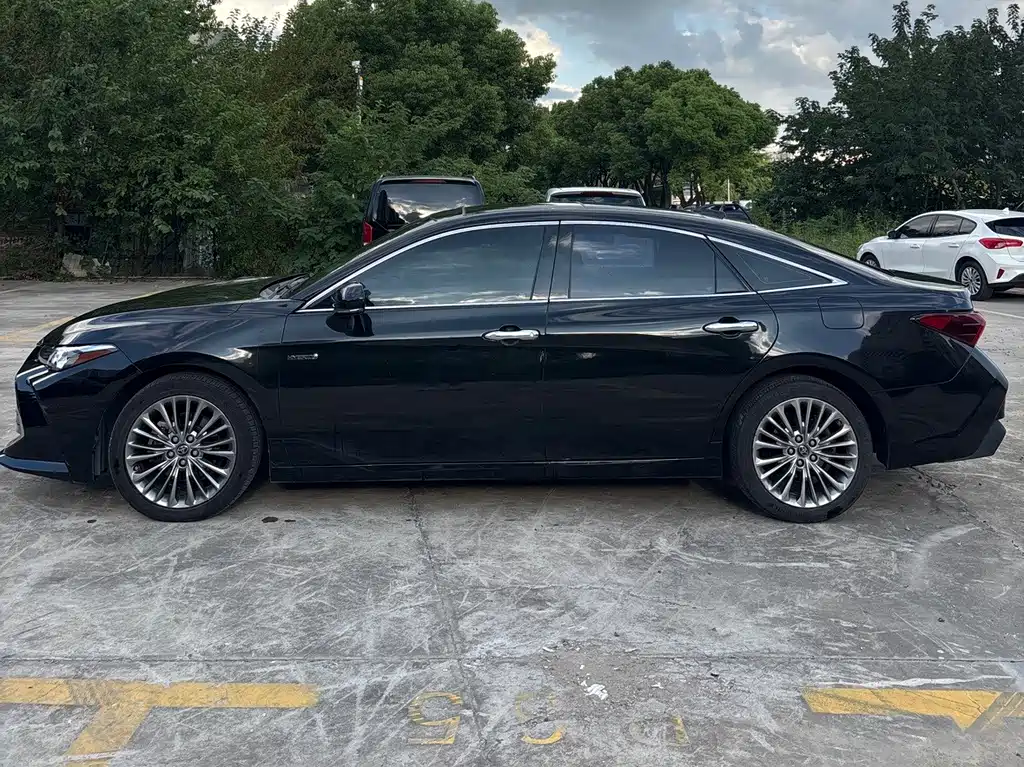 Toyota Avalon — миниатюра 3