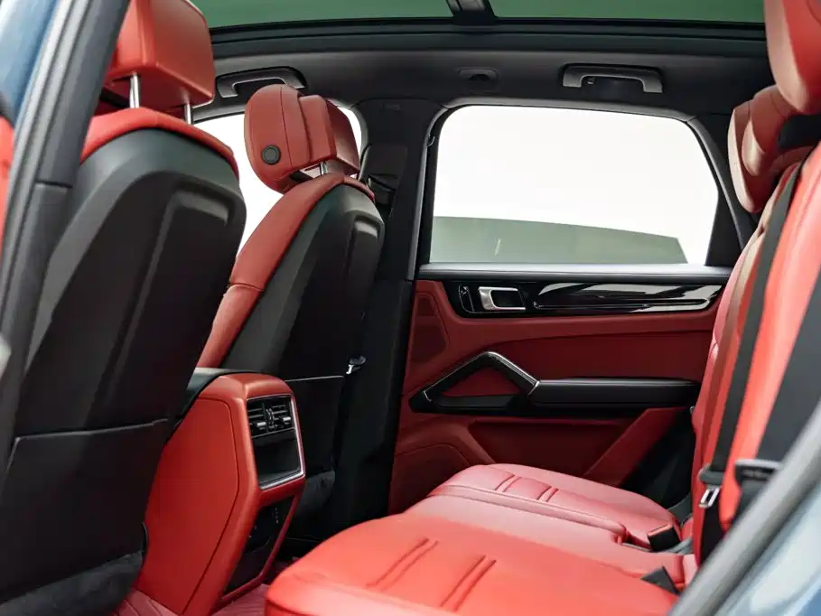 Porsche Cayenne — миниатюра 10