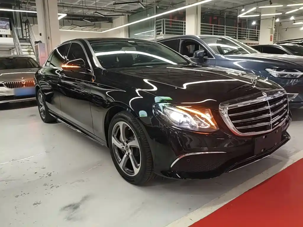 Mercedes-Benz E-Class — миниатюра 4