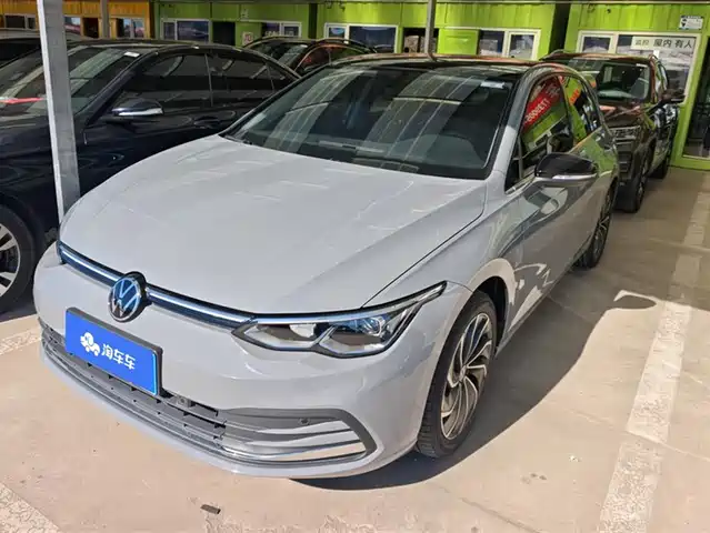 VOLKSWAGEN GOLF 2022