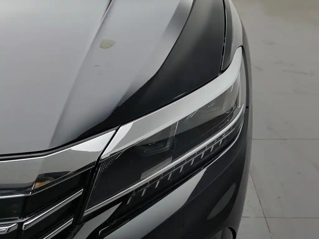 Volkswagen Passat PHEV — миниатюра 7
