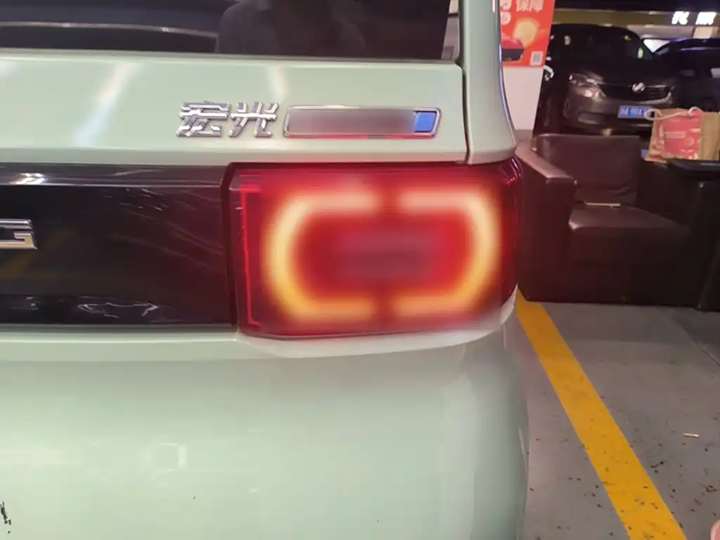 Wuling MINIEV — миниатюра 8
