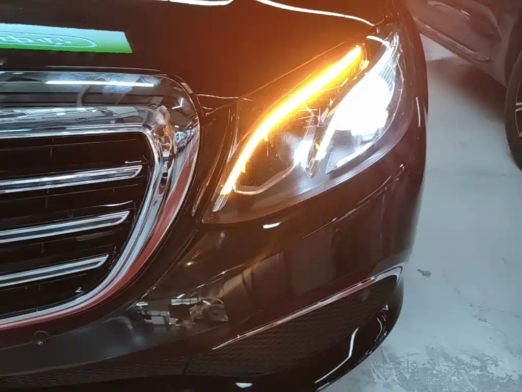 Mercedes-Benz E-Class — миниатюра 24