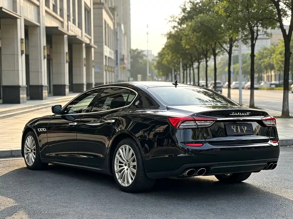 Maserati Quattroporte — миниатюра 7